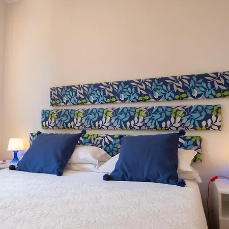 아파트 Apple House *