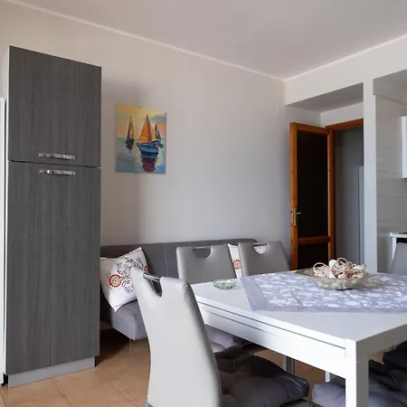 Apple House 지아르디니낙소스